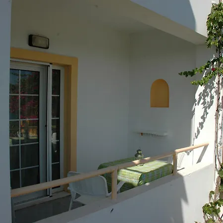 Alexandra Makris Gialos Studios Lassi (Kefalonia)