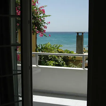 Apartment Alexandra Makris Gialos Studios *
