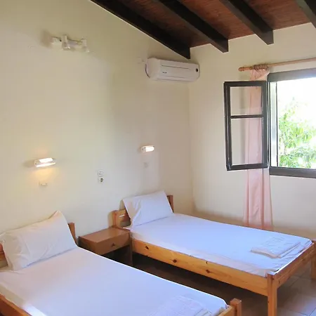 Alexandra Makris Gialos Studios Apartment Lassi (Kefalonia)